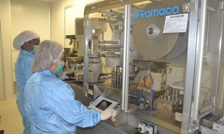 Os laboratórios do Exército, Marinha e Aeronáutica vão priorizar a produção de sanitizantes e de cloroquina